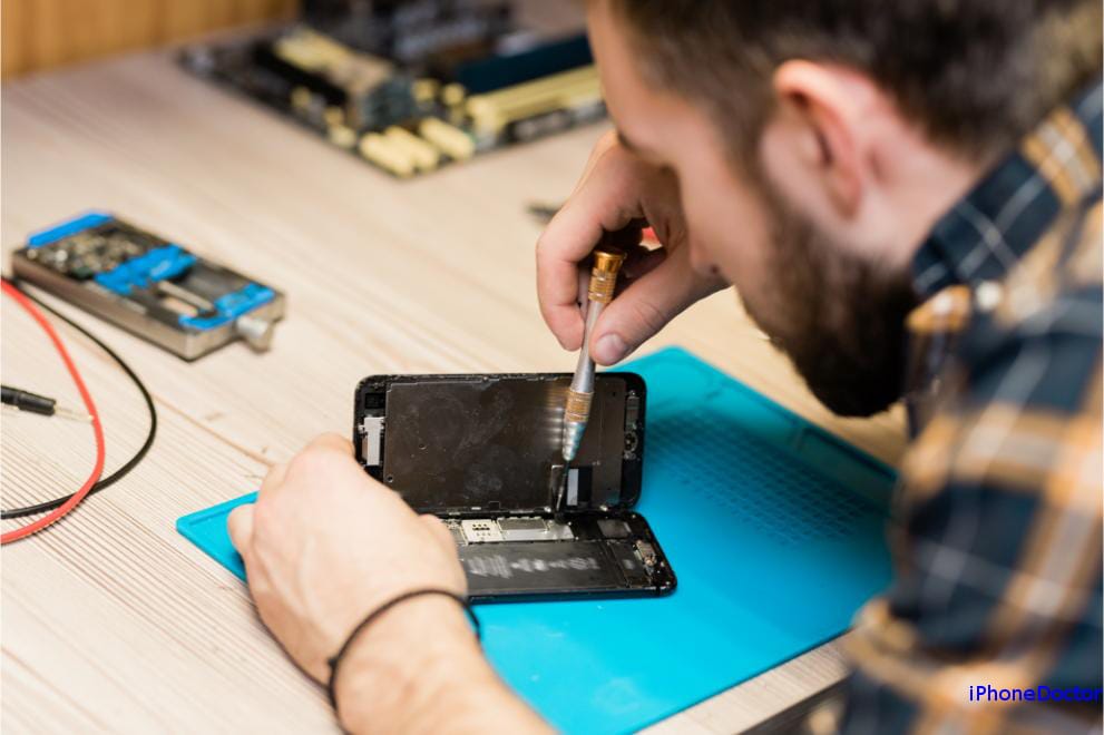 Reparații iPhone rapide și eficiente image 2